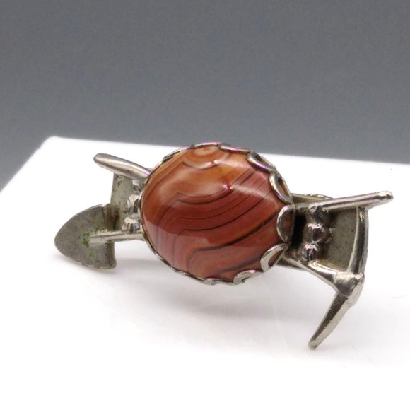 Vintage Miner Tie Clip, Banded Agate Cabochon with Silver Tone Crossed Pick Axe - Picture 2 of 5